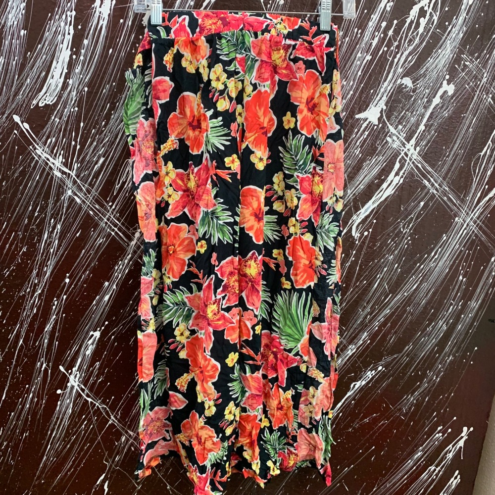 New Look Tropical Floral Wide Leg Pants Small Black Red Hibiscus Rayon Summer